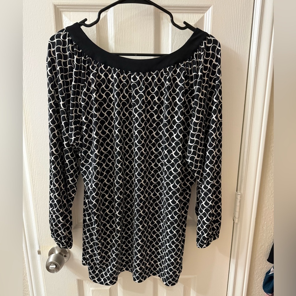 Elegant Black and White Women's Blouse